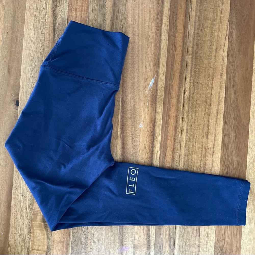 Fleo el toro leggings. Size small.